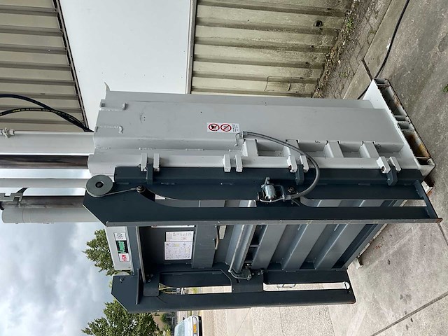 2009 hsm v-press 860 plus afvalpers / kartonpers verticale balenpers - afbeelding 5 van  6