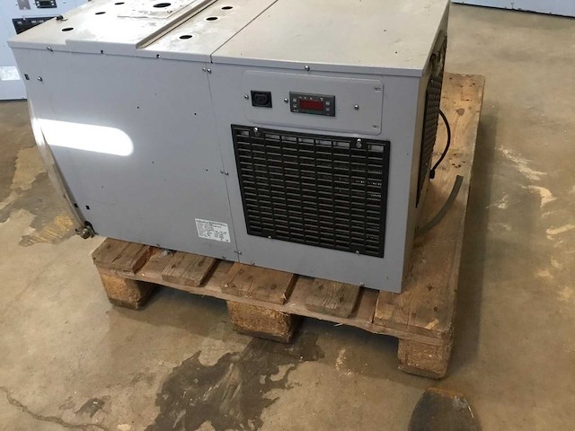 2009 imi cornelius h-100e 1/2 900k eliwell hk nl barkoeling - afbeelding 1 van  5