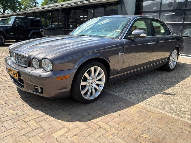 2009 jaguar xj 2.7d v6 personenauto - afbeelding 1 van  27
