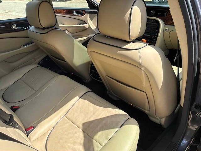 2009 jaguar xj 2.7d v6 personenauto - afbeelding 13 van  27