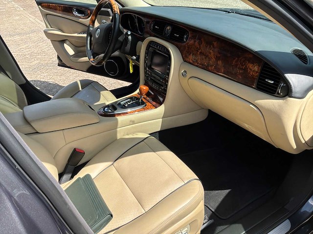 2009 jaguar xj 2.7d v6 personenauto - afbeelding 15 van  27