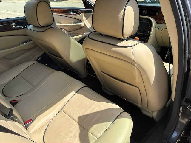 2009 jaguar xj 2.7d v6 personenauto - afbeelding 13 van  27