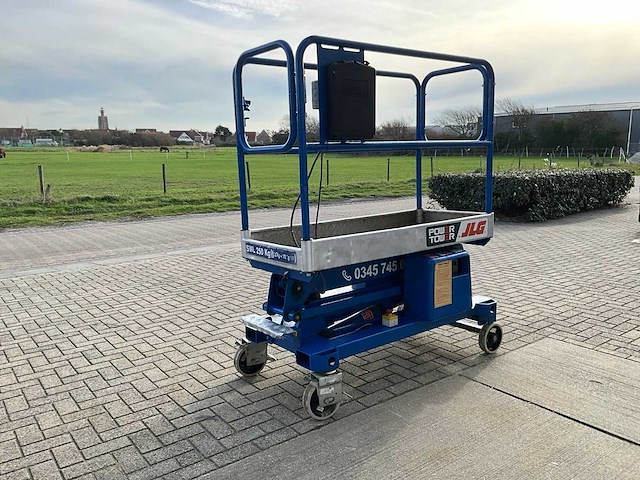 2009 jlg power tower hoogwerker - afbeelding 5 van  11