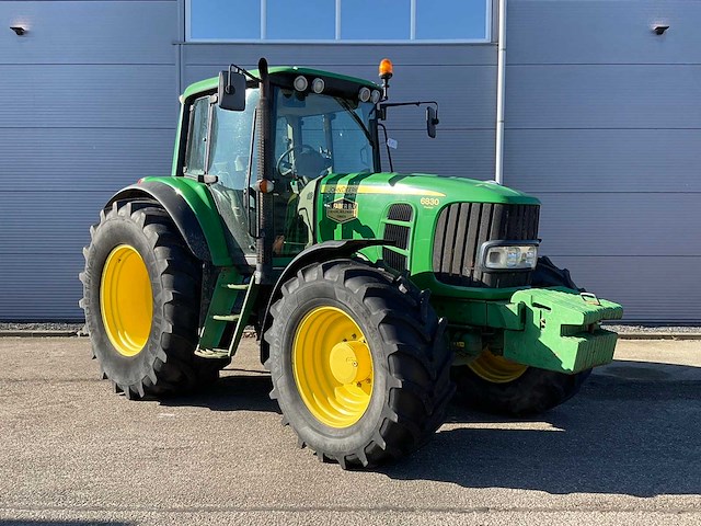 2009 john deere 6830 premium mw2 vierwielaangedreven landbouwtractor - afbeelding 12 van  25