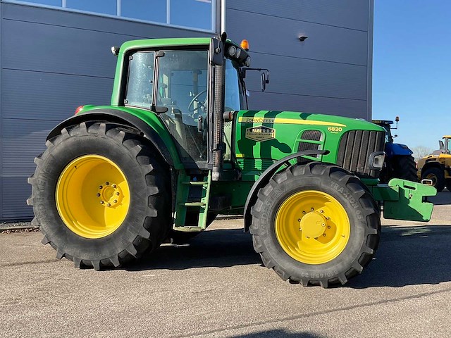 2009 john deere 6830 premium mw2 vierwielaangedreven landbouwtractor - afbeelding 19 van  25