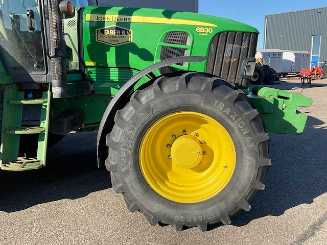2009 john deere 6830 premium mw2 vierwielaangedreven landbouwtractor - afbeelding 24 van  25