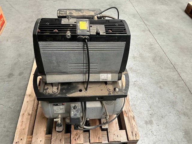2009 jun-air of1202-40bd3 olievrije compressor - afbeelding 1 van  12
