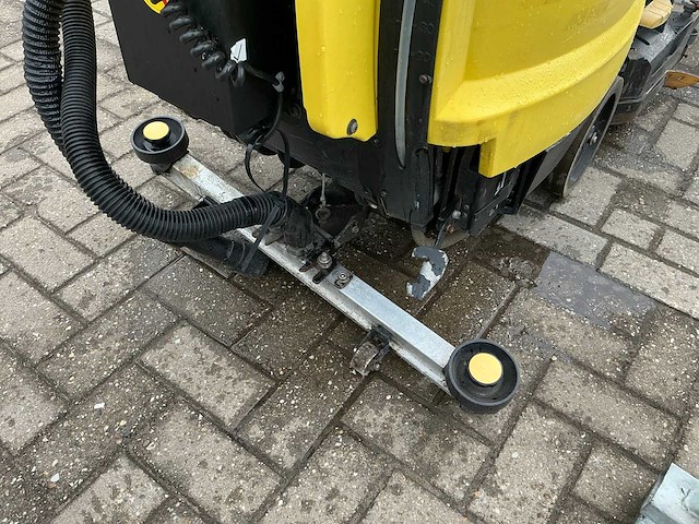 2009 kärcher d55 achterloop schrobmachine - afbeelding 7 van  8