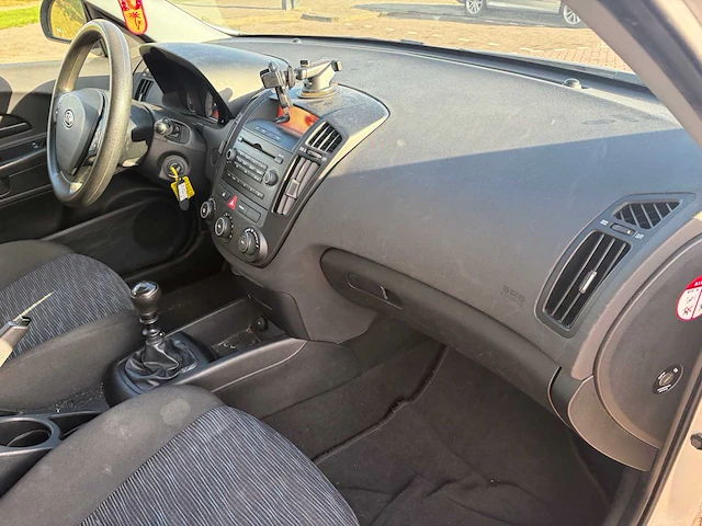 2009 kia cee'd sporty wagon 1.4 x-tra personenauto - afbeelding 28 van  69