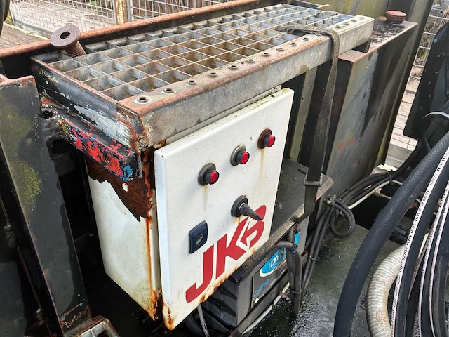 2009 kwb p393stih oplegger met kennis r-16 kraan - afbeelding 16 van  29