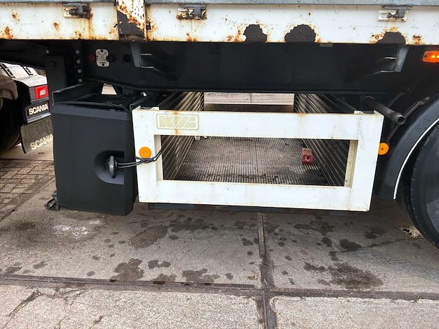 2009 kwb p393stih oplegger met kennis r-16 kraan - afbeelding 2 van  29