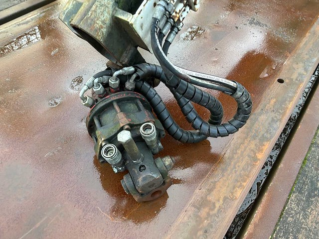 2009 kwb p393stih oplegger met kennis r-16 kraan - afbeelding 11 van  29