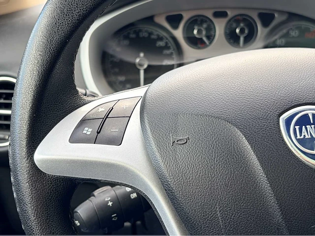 2009 lancia delta 1.4-16v platino panoramadak personenauto - afbeelding 8 van  15