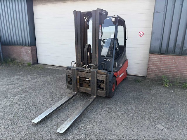 2009 linde e30 / 02 vorkheftruck - afbeelding 1 van  17
