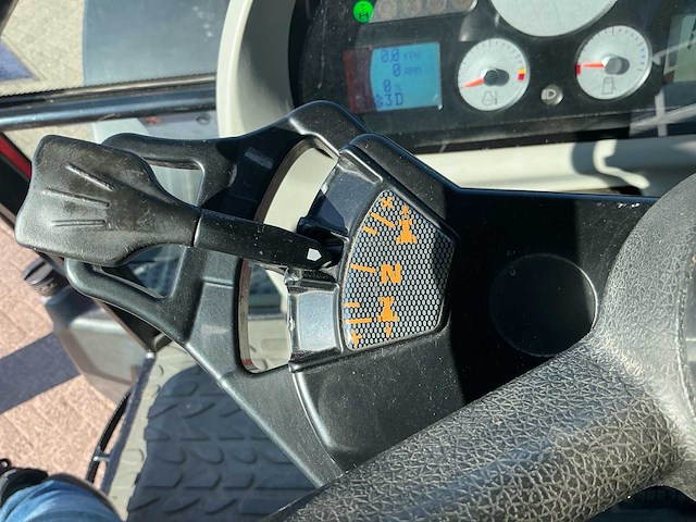 2009 massey ferguson 6465t3 vierwielaangedreven landbouwtractor - afbeelding 10 van  28