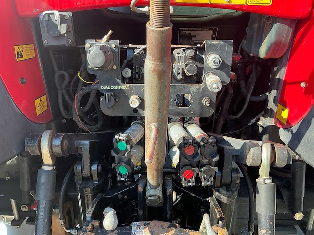 2009 massey ferguson 6465t3 vierwielaangedreven landbouwtractor - afbeelding 19 van  28