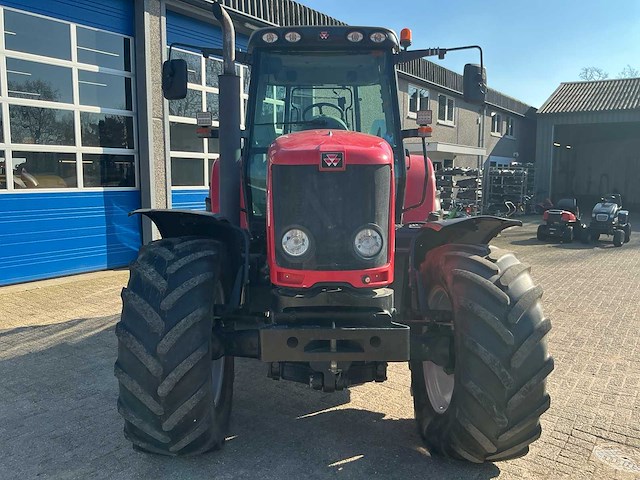 2009 massey ferguson 6465t3 vierwielaangedreven landbouwtractor - afbeelding 12 van  28