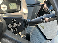 2009 massey ferguson 6465t3 vierwielaangedreven landbouwtractor - afbeelding 11 van  28