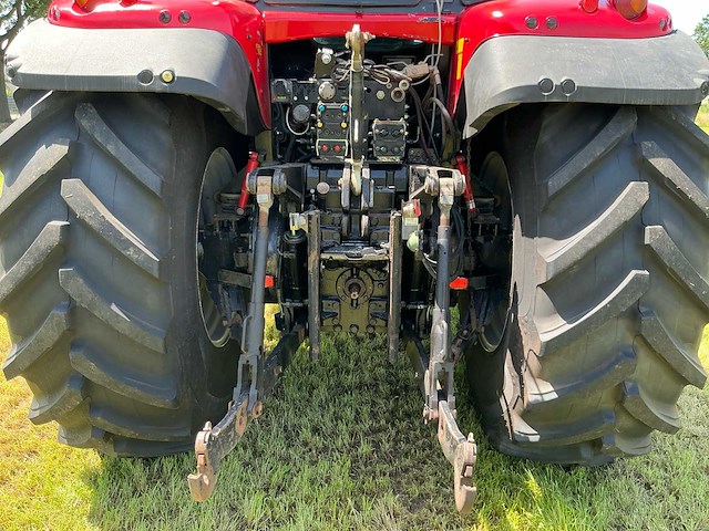 2009 massey ferguson 8480 dyna vt vierwielaangedreven landbouwtractor - afbeelding 3 van  30