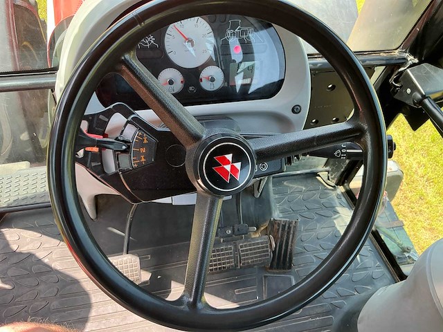2009 massey ferguson 8480 dyna vt vierwielaangedreven landbouwtractor - afbeelding 13 van  30