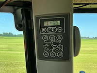 2009 massey ferguson 8480 dyna vt vierwielaangedreven landbouwtractor - afbeelding 18 van  30