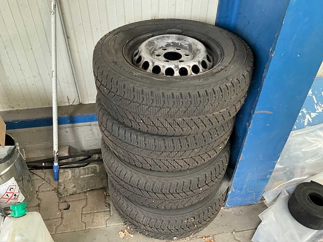 2009 mercedes-benz 311 verlengde bedrijfsbus - afbeelding 9 van  12