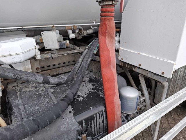 2009 mercedes-benz axor 1829 l kolkenzuiger vrachtwagen - afbeelding 16 van  54