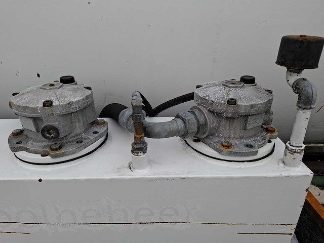 2009 mercedes-benz axor 1829 l kolkenzuiger vrachtwagen - afbeelding 17 van  54