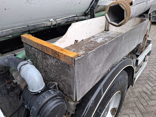 2009 mercedes-benz axor 1829 l kolkenzuiger vrachtwagen - afbeelding 18 van  54