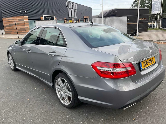 2009 mercedes-benz e-klasse 350 cgi personenauto - afbeelding 33 van  35