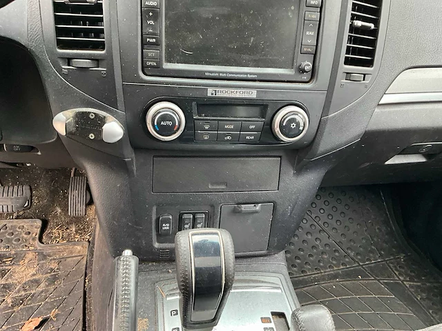 2009 mitsubishi pajero 3.2 bedrijfswagen 4-vfx-18 - afbeelding 15 van  37