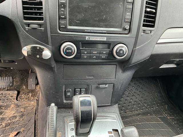 2009 mitsubishi pajero 3.2 bedrijfswagen 4-vfx-18 - afbeelding 12 van  37