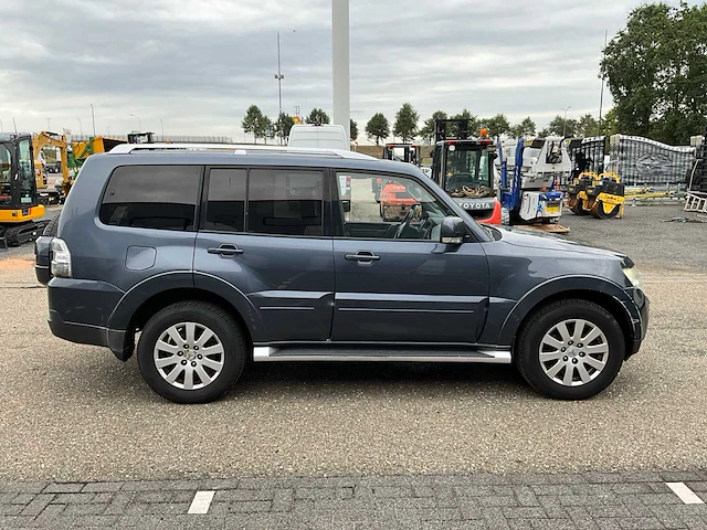2009 mitsubishi pajero 3.2 bedrijfswagen 4-vfx-18 - afbeelding 34 van  37