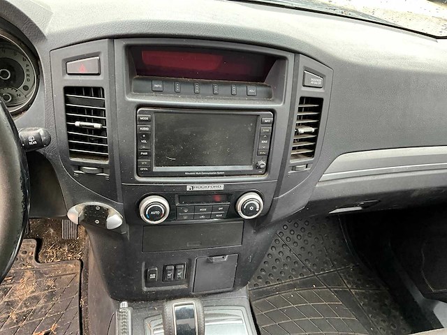 2009 mitsubishi pajero 3.2 bedrijfswagen 4-vfx-18 - afbeelding 13 van  36
