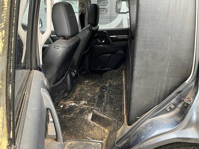 2009 mitsubishi pajero 3.2 bedrijfswagen 4-vfx-18 - afbeelding 24 van  36
