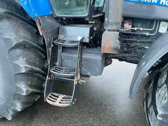 2009 new holland t6080 vierwielaangedreven landbouwtractor - afbeelding 4 van  28