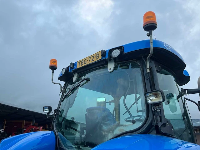 2009 new holland t6080 vierwielaangedreven landbouwtractor - afbeelding 7 van  28
