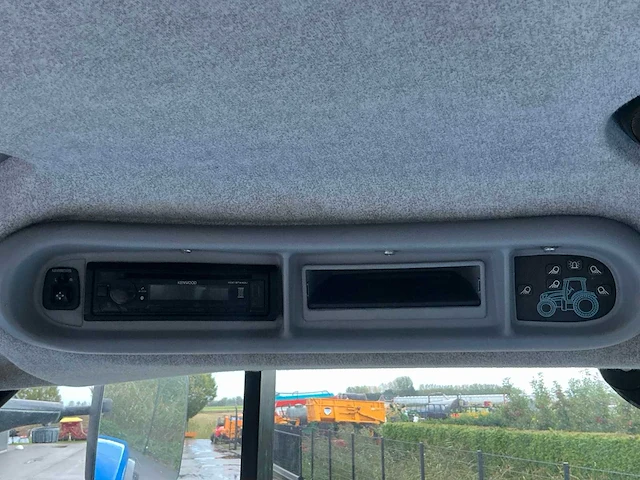 2009 new holland t6080 vierwielaangedreven landbouwtractor - afbeelding 20 van  28