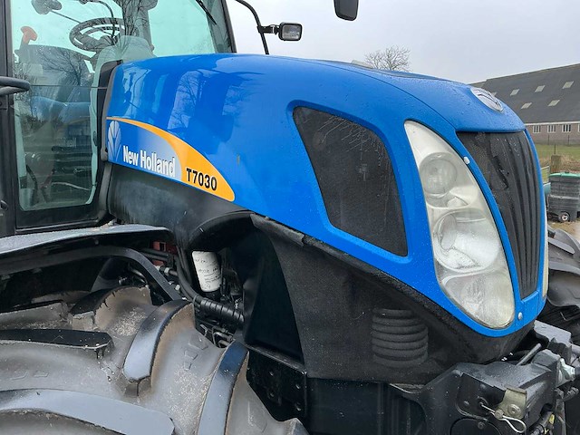 2009 new holland t7030 power command vierwielaangedreven landbouwtractor - afbeelding 40 van  45