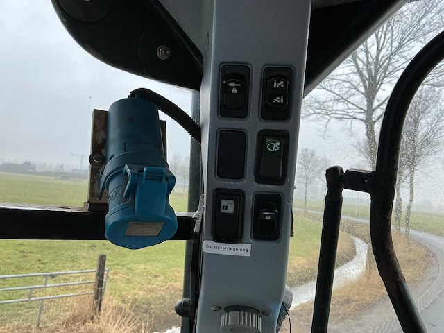 2009 new holland t7030 power command vierwielaangedreven landbouwtractor - afbeelding 16 van  45