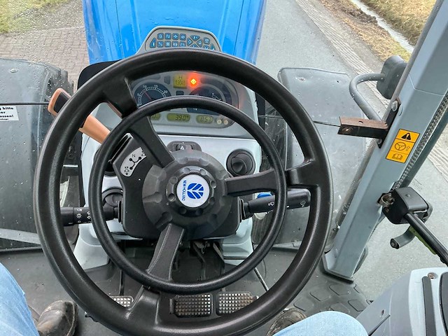 2009 new holland t7030 power command vierwielaangedreven landbouwtractor - afbeelding 37 van  45