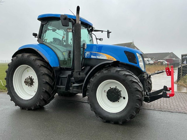 2009 new holland t7030 power command vierwielaangedreven landbouwtractor - afbeelding 20 van  45