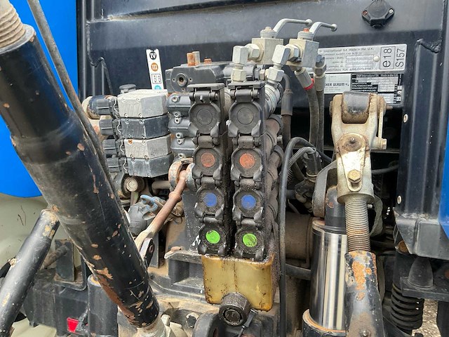 2009 new holland ts135a vierwielaangedreven landbouwtractor - afbeelding 2 van  36