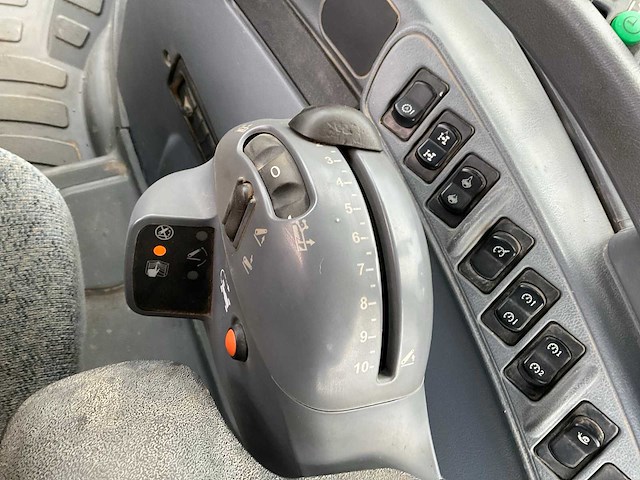 2009 new holland ts135a vierwielaangedreven landbouwtractor - afbeelding 14 van  36