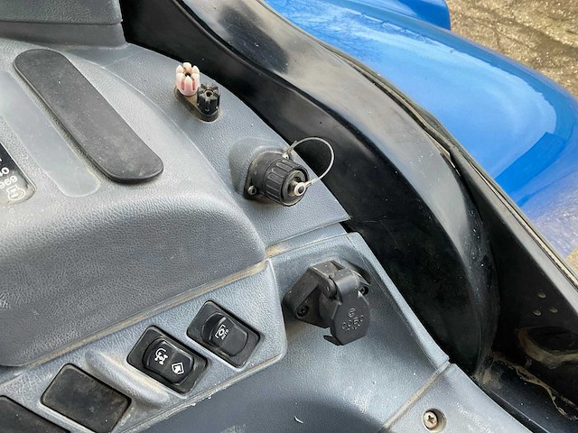 2009 new holland ts135a vierwielaangedreven landbouwtractor - afbeelding 15 van  36