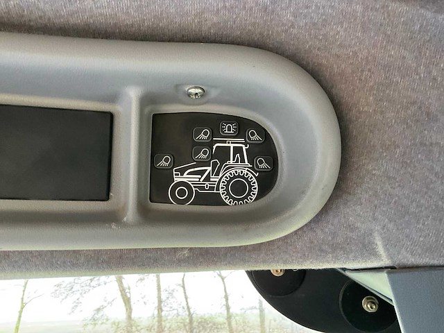 2009 new holland ts135a vierwielaangedreven landbouwtractor - afbeelding 16 van  36