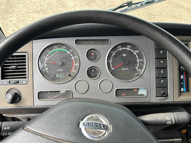 2009 nissan atleon bedrijfswagen opleggertrekker - afbeelding 10 van  23