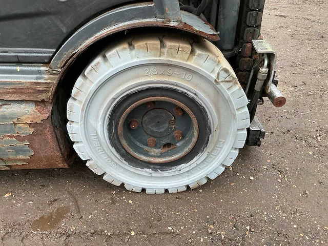 2009 om xe25 vorkheftruck defect - afbeelding 1 van  5