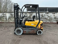 2009 om xe25 vorkheftruck defect