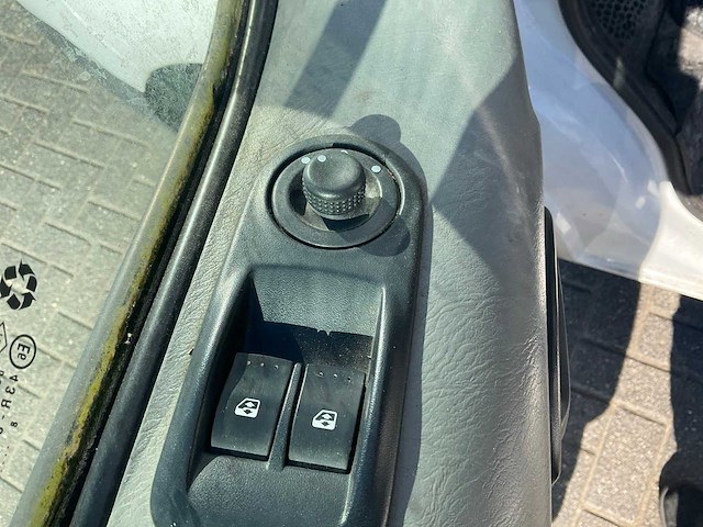 2009 opel vivaro 2.5 cdti l1h1 bedrijfswagen - afbeelding 8 van  24